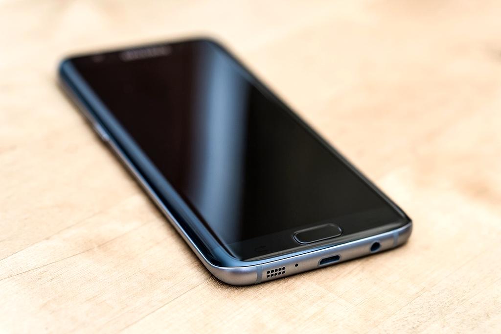 Global network connectivity with quantum entanglement