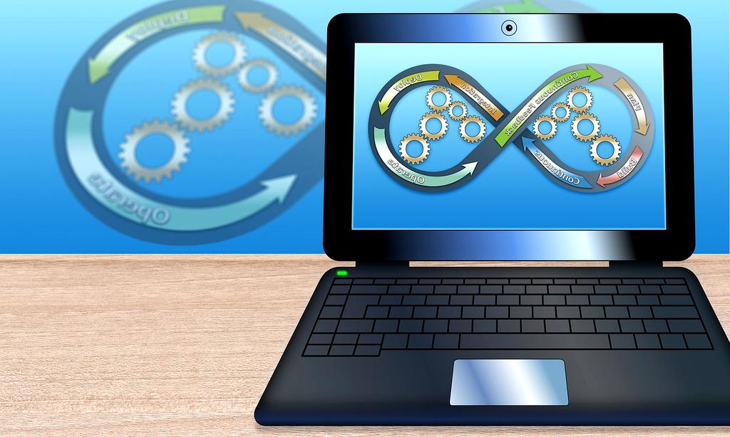 Real-time processing indicator with glowing circuits